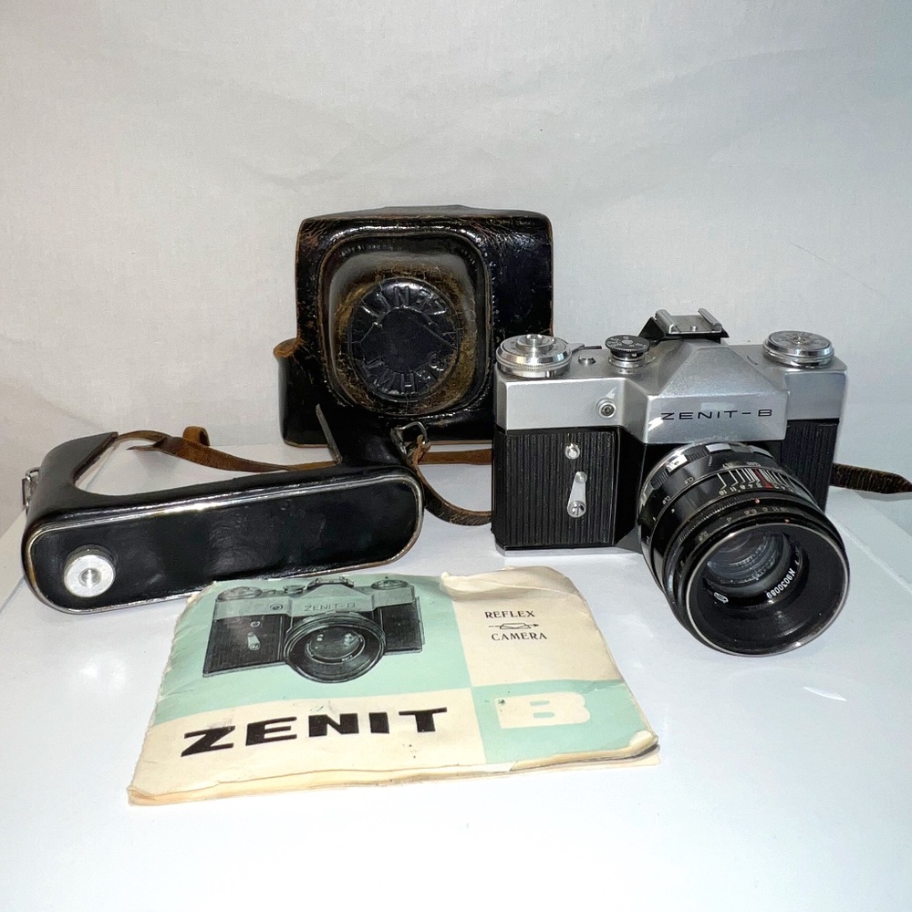 Vintage SLR 'Zenit-B' Camera with Case/Guidebook in Working Condition - 80% OFF!